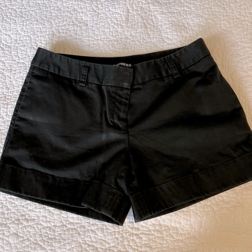 Express Black Mid Rise Chino Cuffed Shorts Women’s Size 6